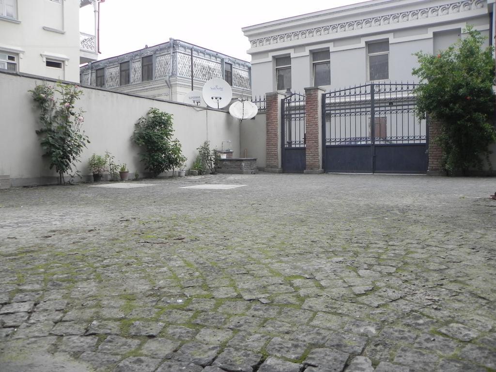Old Yard Guest House Tbilisi Exterior foto